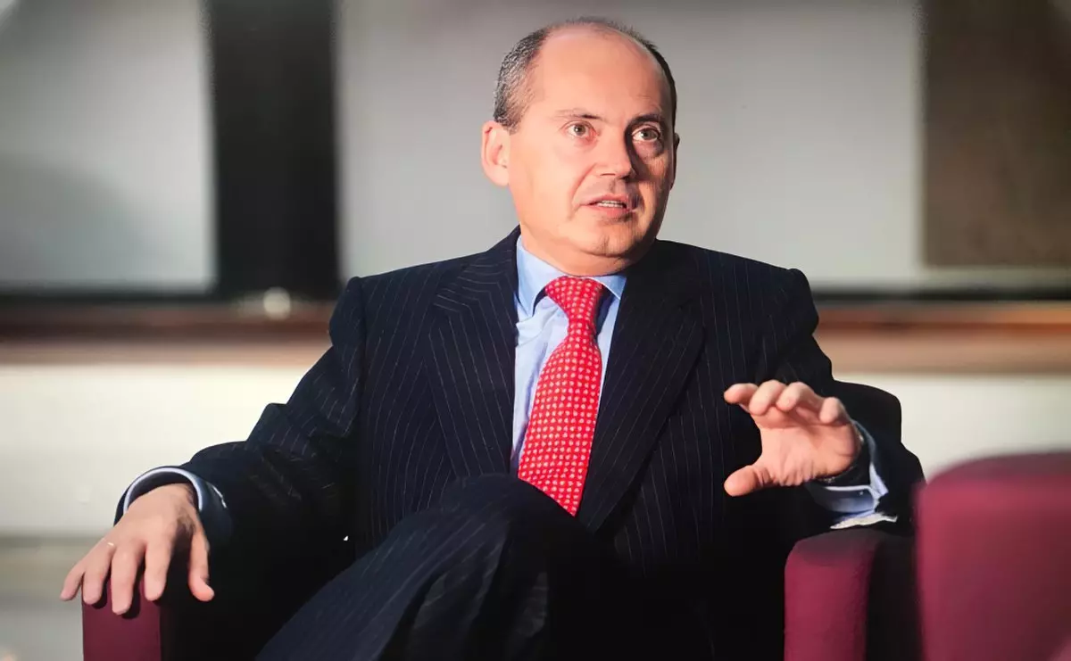 AnyConv.com__LUIS-ROMERO-copia1200