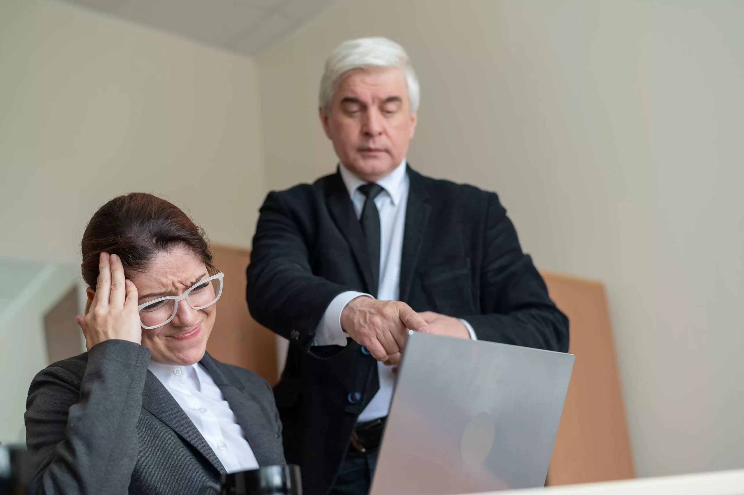 AnyConv.com__man-working-laptop